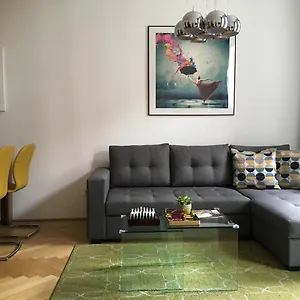  Apartman Living